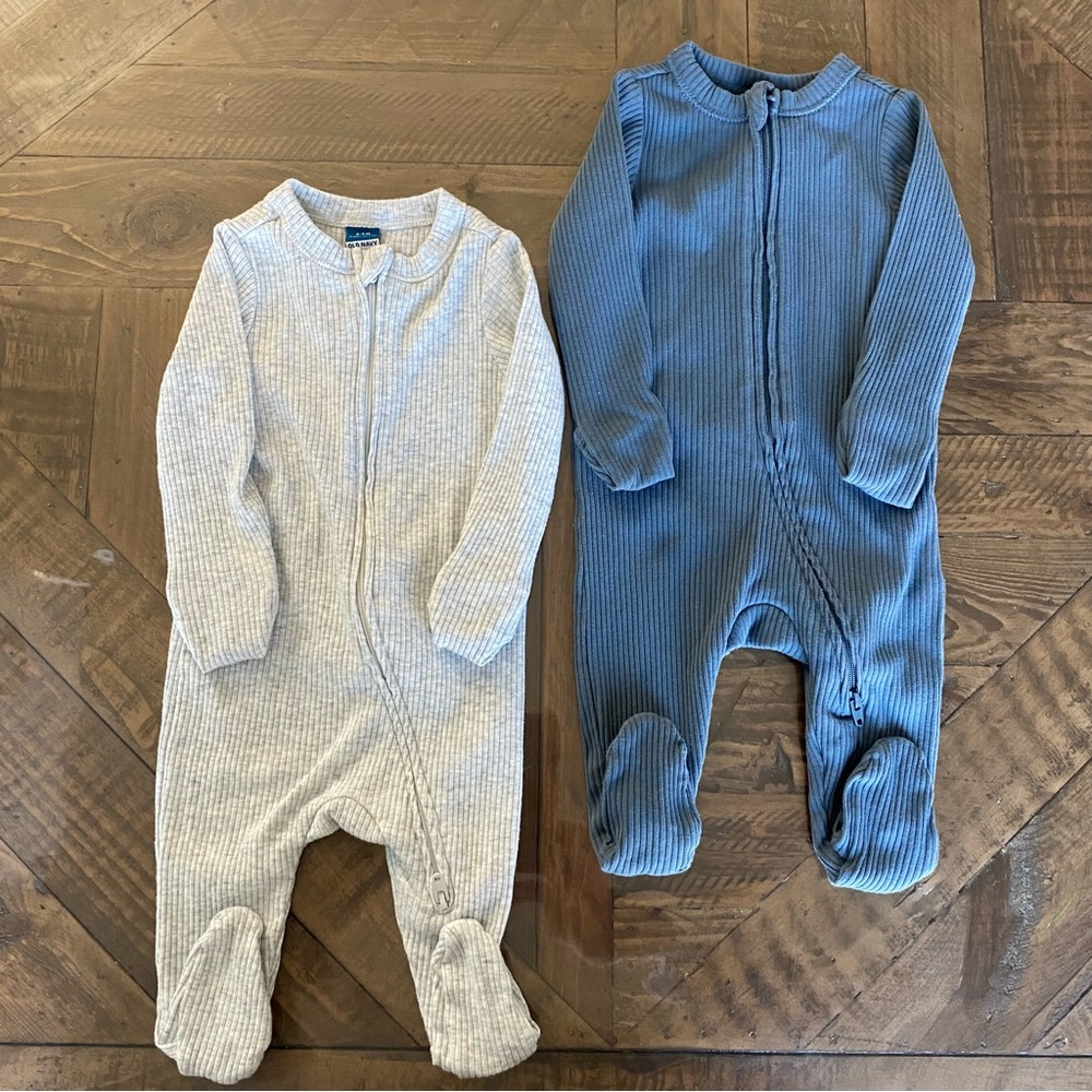 0-3 M old navy ribbed onesies